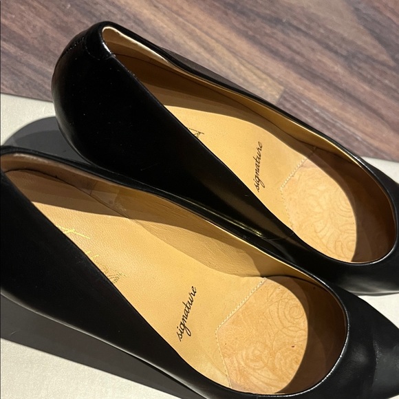 Trotters Signature Black Heels - Picture 5 of 8